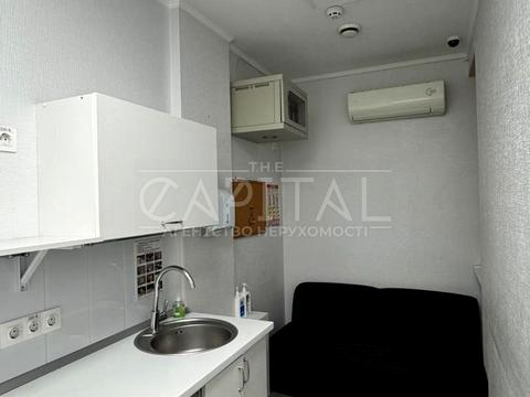 комерційна за адресою Срібнокільська вул., 22