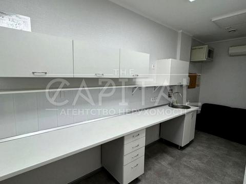 комерційна за адресою Срібнокільська вул., 22