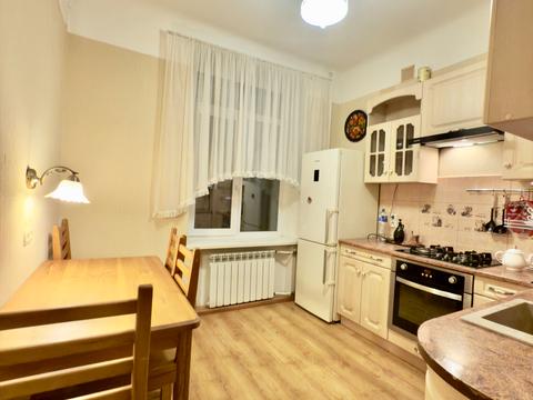 квартира за адресою Старомостова пл. (Миколи Островського), 1