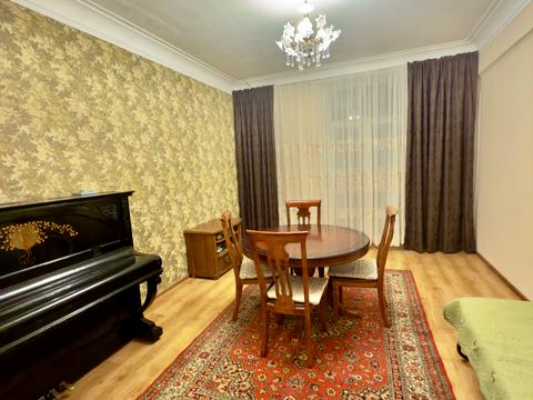 квартира за адресою Старомостова пл. (Миколи Островського), 1