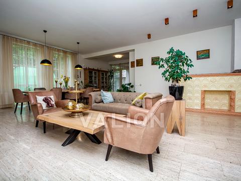 дом по адресу Строителей, 9