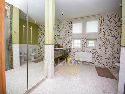 дом по адресу Строителей, 9