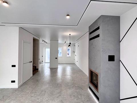 будинок за адресою Місячна вул.