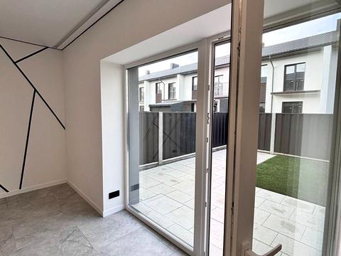 будинок за адресою Місячна вул.