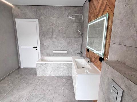 будинок за адресою Місячна вул.