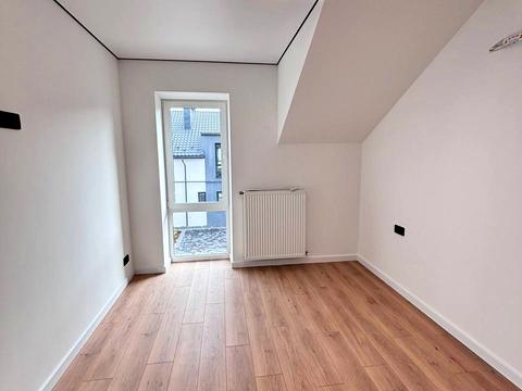 будинок за адресою Місячна вул.