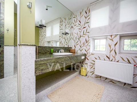 дом по адресу Строителей, 9