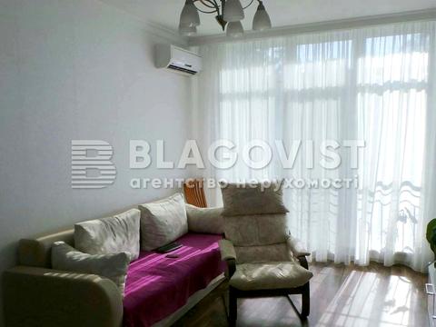 квартира за адресою Івана Крамського вул., 9