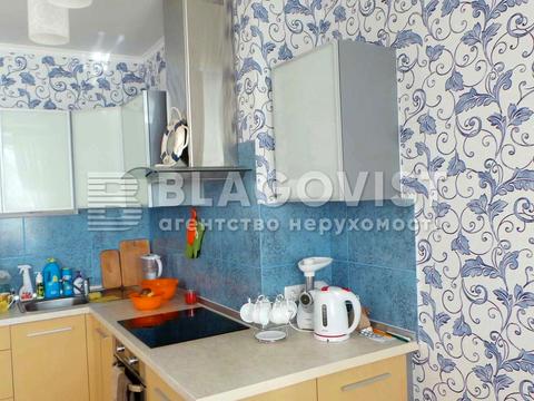 квартира за адресою Івана Крамського вул., 9