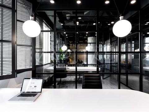 коммерческая по адресу Князей Острожских ул. (Московська), 32