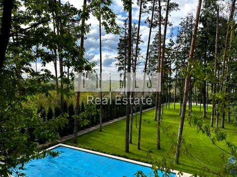 будинок за адресою Першотравнева вул.