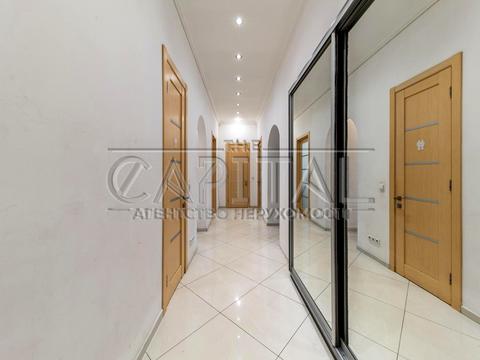 комерційна за адресою Велика Васильківська вул. (Червоноармійська), 32-А