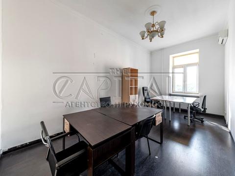 комерційна за адресою Велика Васильківська вул. (Червоноармійська), 32-А