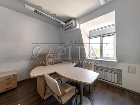 комерційна за адресою Велика Васильківська вул. (Червоноармійська), 32-А