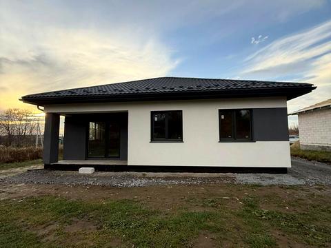 дом по адресу Захисників України, 17