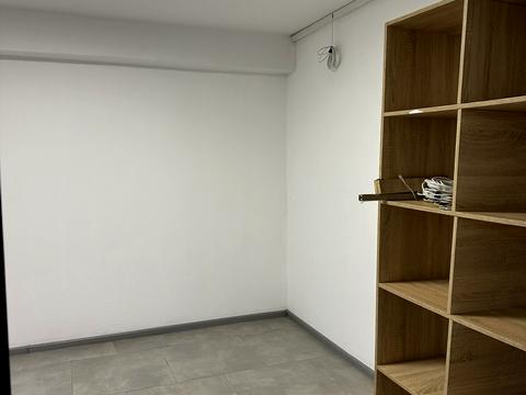 комерційна за адресою Павла Тичини вул., 2в