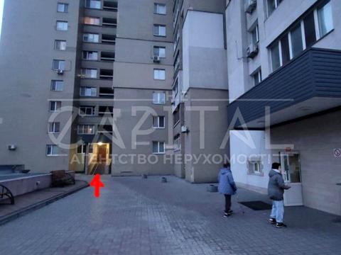 комерційна за адресою Антоновича вул. (Горького), 165