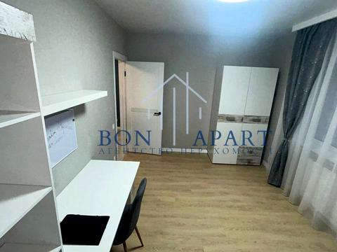 квартира по адресу Олександра Олеся ул., 4-Б