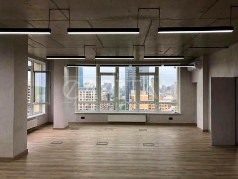 комерційна за адресою Жилянська вул., 68