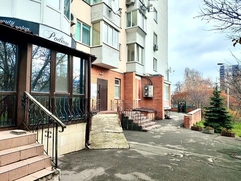 комерційна за адресою Шевченка пл., 3