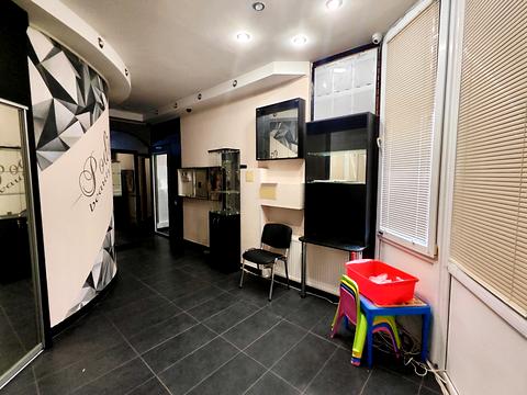 комерційна за адресою Шевченка пл., 3