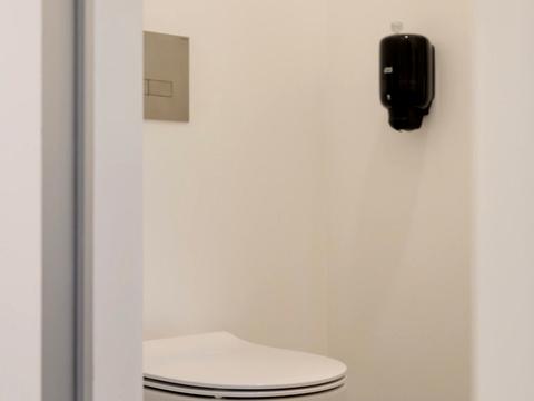 комерційна за адресою Олександра Кониського вул., 46