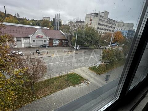 комерційна за адресою Мостицька вул., 4