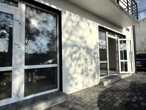 коммерческая по адресу Грушевського, 1