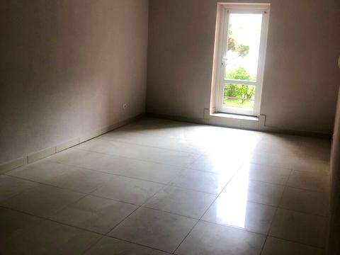 комерційна за адресою Павла Тичини вул., 2 в