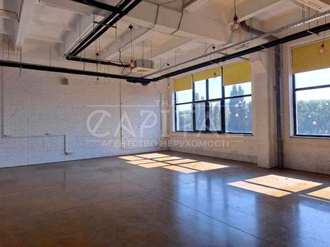 комерційна за адресою Польова вул., 21