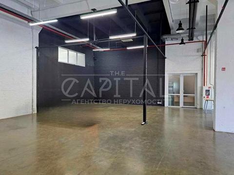 комерційна за адресою Польова вул., 21