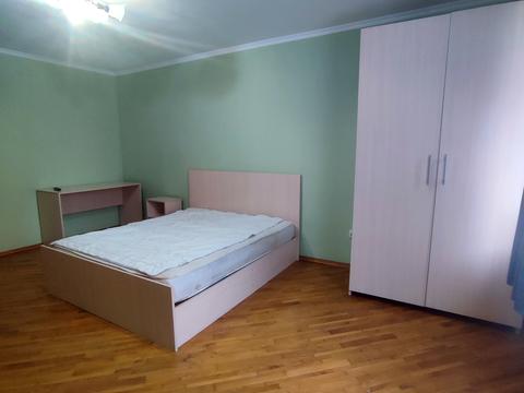 квартира за адресою Довженка вул., 12