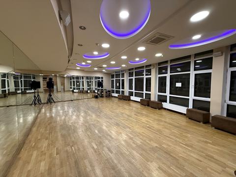 комерційна за адресою Євгена Коновальця вул. (Щорса), 36-д