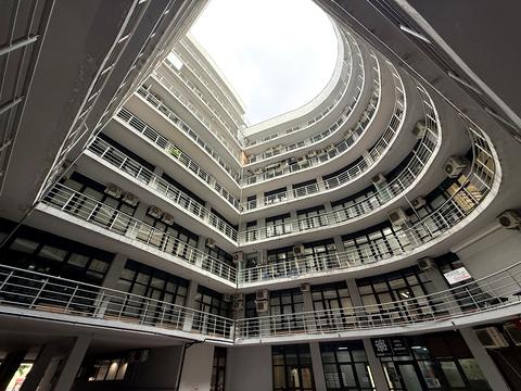 комерційна за адресою Євгена Коновальця вул. (Щорса), 36-д