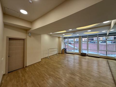 комерційна за адресою Євгена Коновальця вул. (Щорса), 36-д