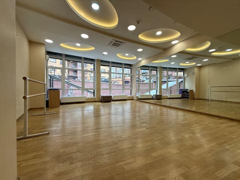 комерційна за адресою Євгена Коновальця вул. (Щорса), 36-д