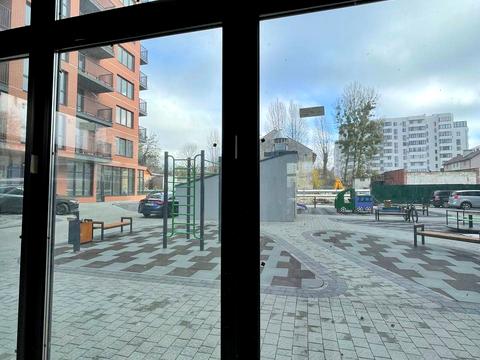 комерційна за адресою Леоніда Перфецького вул., 6