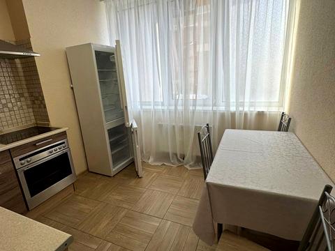 квартира по адресу Небесной Сотни просп. (Маршала Жукова), 111