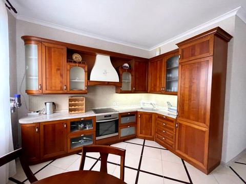 квартира за адресою Шота Руставелі вул., 44