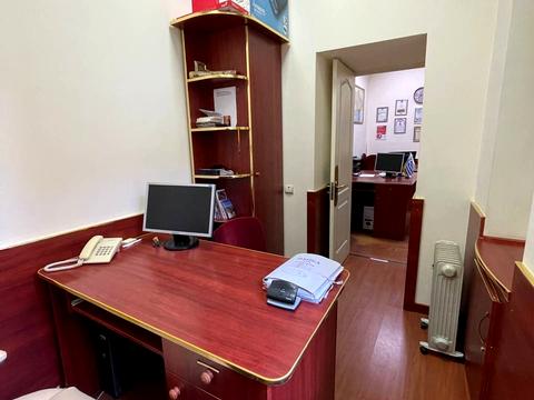 комерційна за адресою Гетьмана Петра Дорошенка вул. (), 30