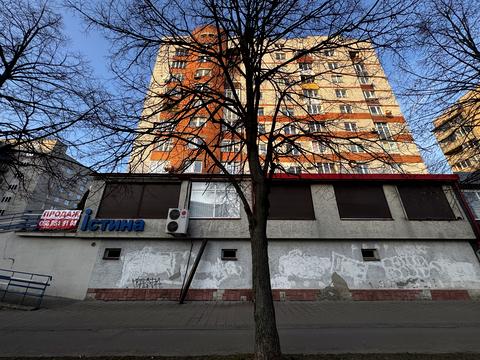 комерційна за адресою Наукова вул., 12а