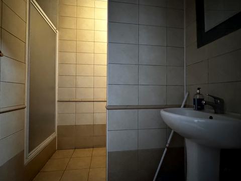 комерційна за адресою Наукова вул., 12а