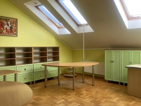 комерційна за адресою Михайла Туган-Барановського вул., 16