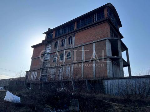 комерційна за адресою Київська, 15