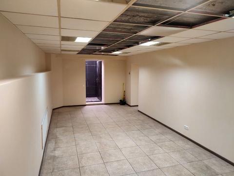 комерційна за адресою Вокзальна вул., 18