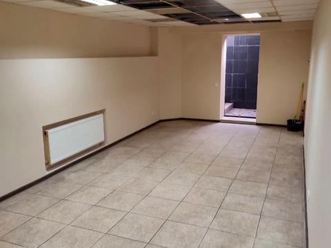 комерційна за адресою Вокзальна вул., 18