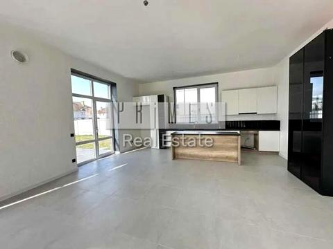 будинок за адресою Молодіжна