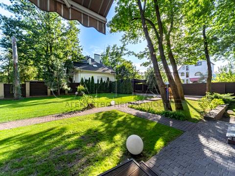 будинок за адресою Патріарха Володимира Романюка вул. (Жовтнева), 7