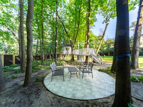 будинок за адресою Патріарха Володимира Романюка вул. (Жовтнева), 7