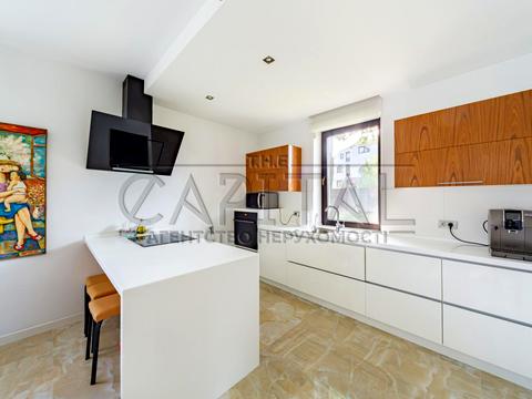 будинок за адресою Патріарха Володимира Романюка вул. (Жовтнева), 7